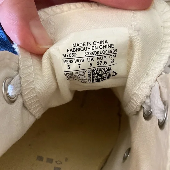 Converse shoes size 7 - Picture 3 of 7